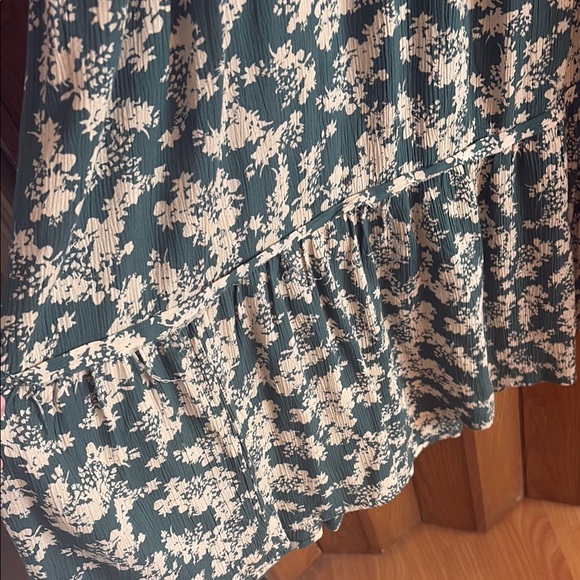 Black Tape Floral Green and Cream Maxi Dress - Picture 5 of 5